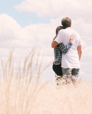 Buty i torebka dobrane do stroju