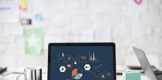 Zabawy na podwórku jako majsterkowanie dla dzieci, dające im dużo radości