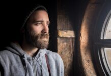 Jak nazywa się czapka policjanta?