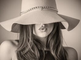 Czy metaliczne kurtki są modne?