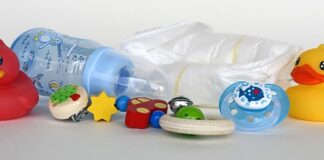 Do czego służy łańcuszek przy spince do krawata?