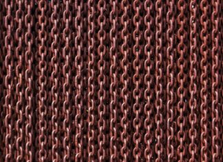 Jak się nosi spinki do koszuli?