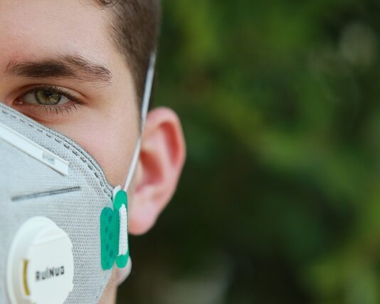 Jak zrobić maskę z tektury?