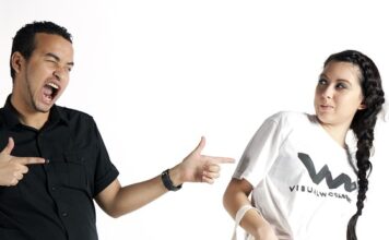 Jak nosić T-shirt oversize?