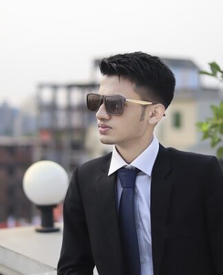 Czy mokasyny pasują do garnituru?