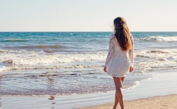 Do jakich sukienek pasują mokasyny?