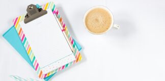 Jak podpisać kartkę na ślub jako matka chrzestna?