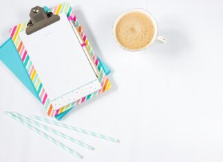 Jak podpisać kartkę na ślub jako matka chrzestna?