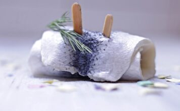 Jak się nazywa szmatka do garnituru? Jak się nazywa szmatka do garnituru?