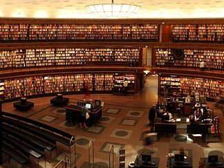 Co wpisać do księgi na panieński?