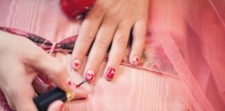 Jaki kolor paznokci do różowych butów?