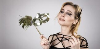 Czy po masce myć włosy?