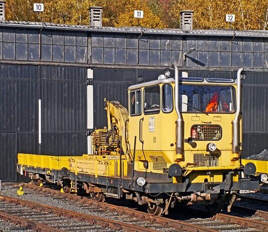 Jak skleić palce do szpilek?