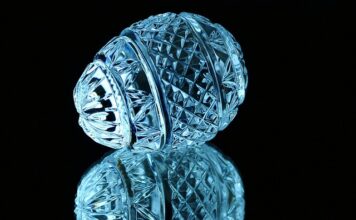 Jak zrobić jajko z balona i sznurka?