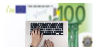 Ile zarabia sprzedawca w Guess?