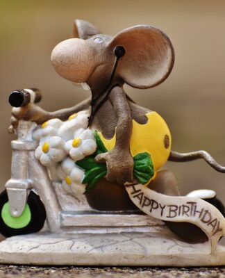 Jak podpisać kartkę z życzeniami na ślub?