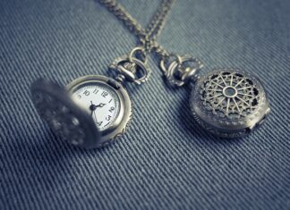 Jak dobrać naszyjnik do sukienki? Jak dobrać naszyjnik do sukienki?