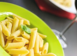 Czy podaje się łyżkę do makaronu? Czy podaje się łyżkę do makaronu?