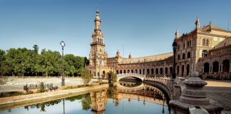 Jak nosić legginsy zima?