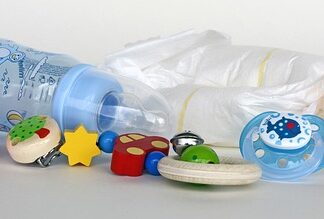 Po co łańcuszek przy spince do krawata?