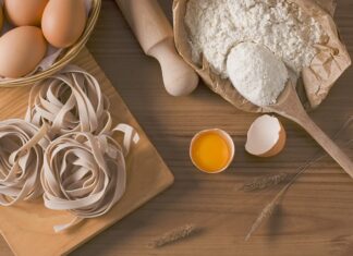 Jak ładnie ułożyć makaron na talerzu?