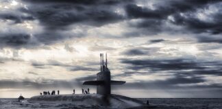 Czym różni się marynarka od żakietu?