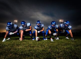 Dlaczego niektórzy piłkarze grają w maskach?