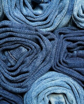 Jakie spodnie do koszulek polo?