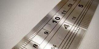 Jak się mierzy długość wkładki w szpilkach?