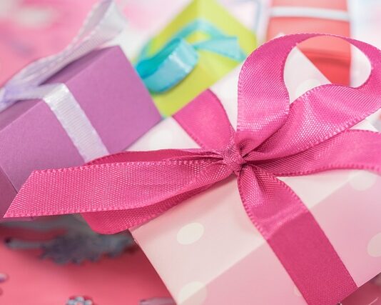 Jak zrobić muchę ze wstążki? Jak zrobić muchę ze wstążki?