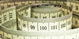 Jaką długość kurtki dla niskiej osoby?