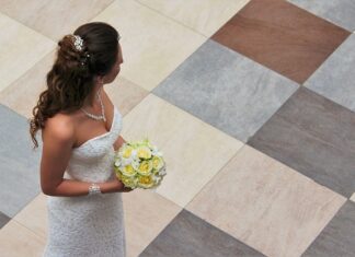 Czego życzyć młodej parze przed kościołem?