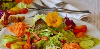 Jak się ubiera stringi?