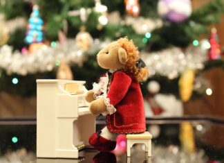 Jaki stanik pod czarną prześwitującą bluzkę? Jaki stanik pod czarną prześwitującą bluzkę?