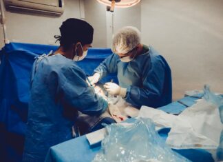 Specjalistyczna pomoc ortopedyczna operacje kręgosłupa